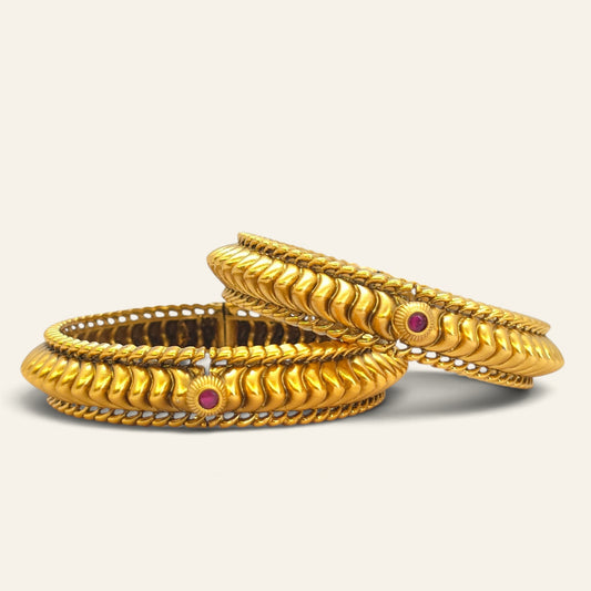 Gold-plated Shindeshahi Tode bangle showing the openable screw fitting and red stone detail