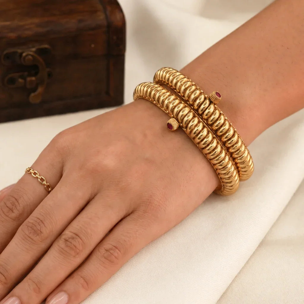 Antique rajwadi bangles with screw lock – gold plated Shindeshahi tode pair for Marathi bride
