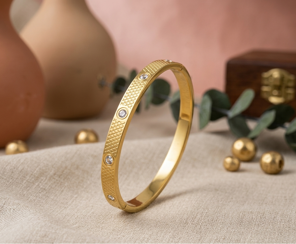 Solitaire Glow Anti-Tarnish Bracelet