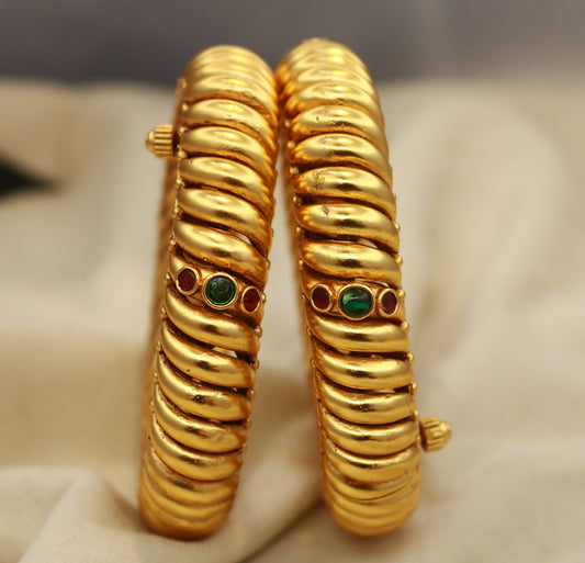 Shindeshahi Suvarna Tode – Gold Plated Maharashtrian Bangles
