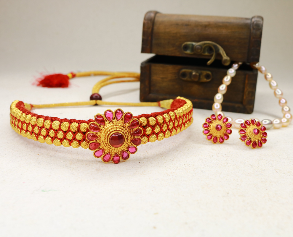 Petal Charm Thushi Necklace