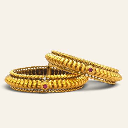 Gold-plated Shindeshahi Tode bangle showing the openable screw fitting and red stone detail