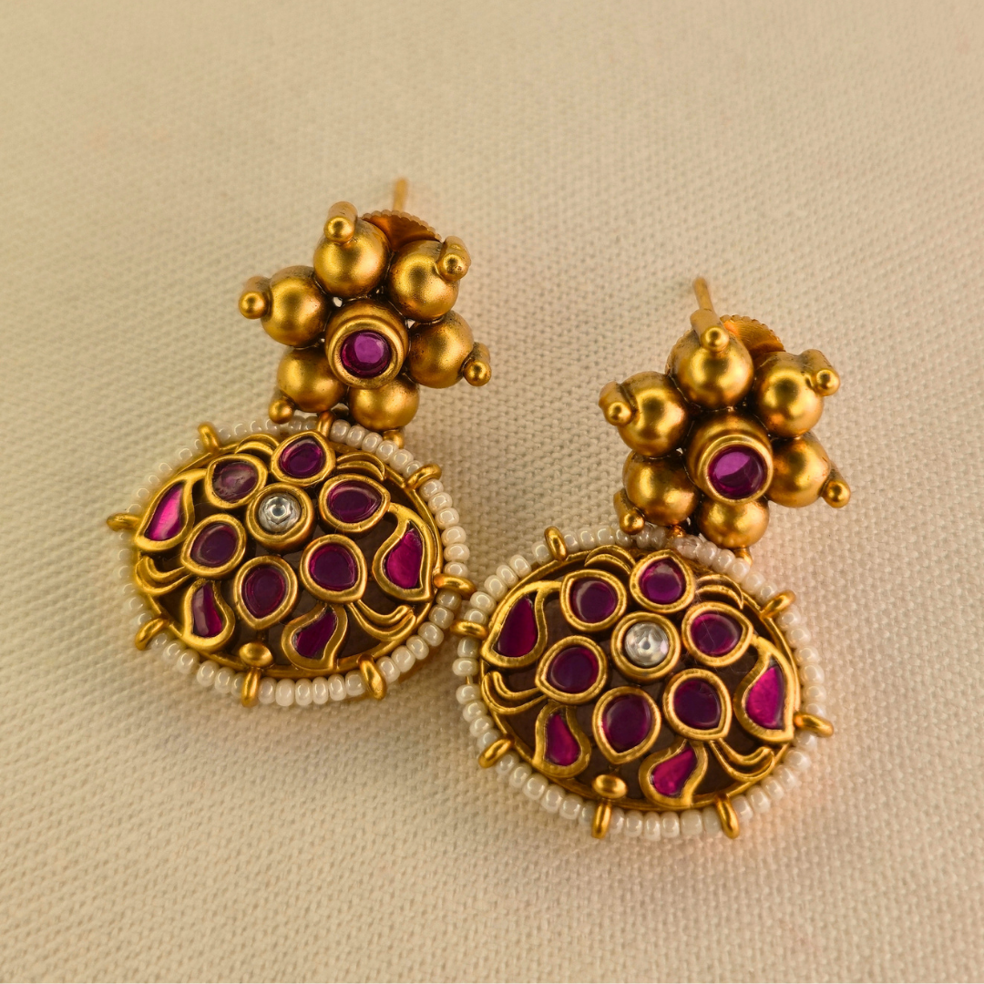 Vazartik Thushi antique gold necklace set styled for bridal and festive occasions – Navratri and Diwali jewellery