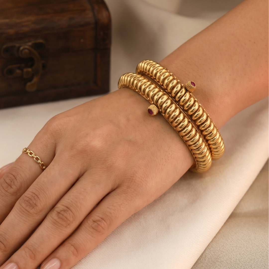 Shindeshahi Tode Bangle Set – Antique Gold Plated Screw Lock Bangle Pair for Marathi Bride
