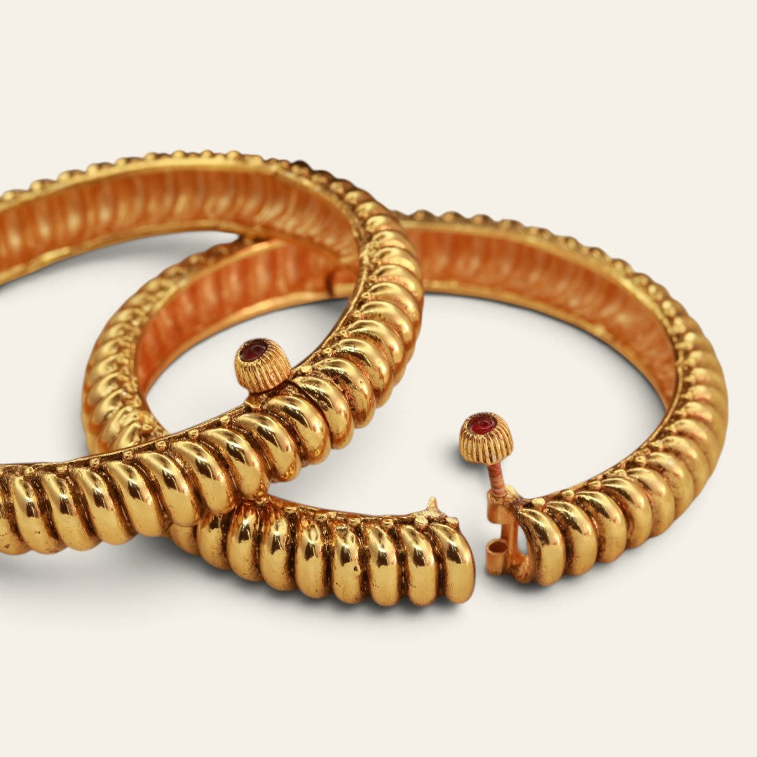Gold plated tode bangles in rajwadi design – traditional Maharashtrian bangles for Gudi Padwa and Diwali