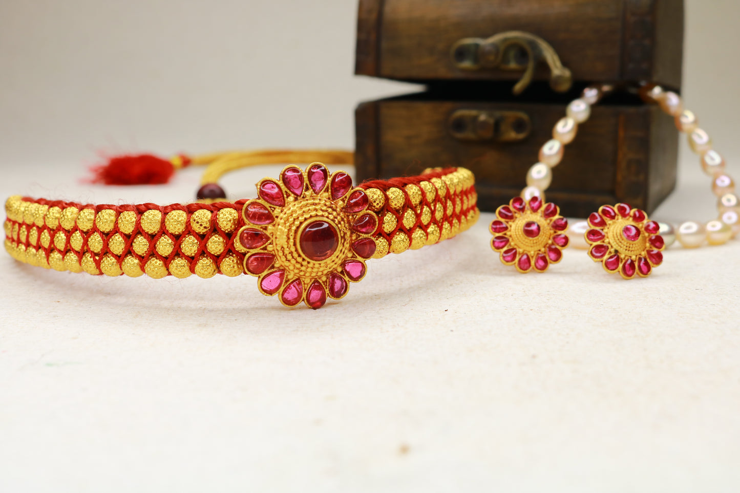 Petal Charm Thushi Necklace