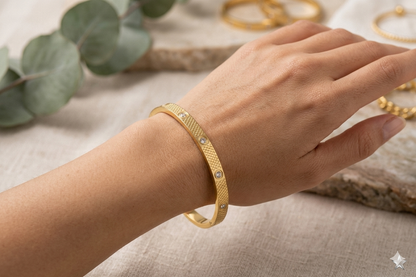 Solitaire Glow Anti-Tarnish Bracelet