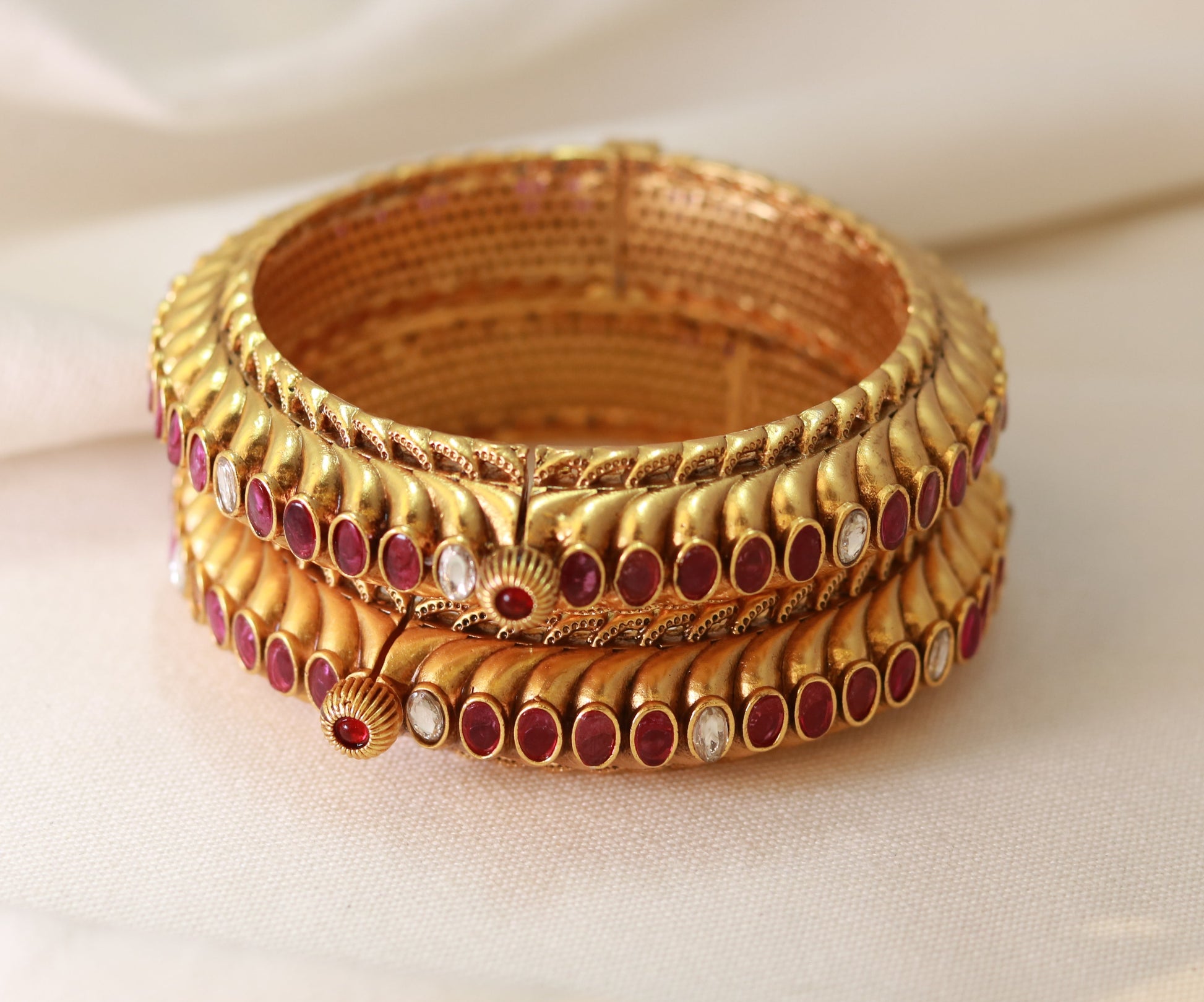 Gold Plated Kundan Bangles for Wedding Bridal Trousseau – Pair of 2 Traditional Bangles