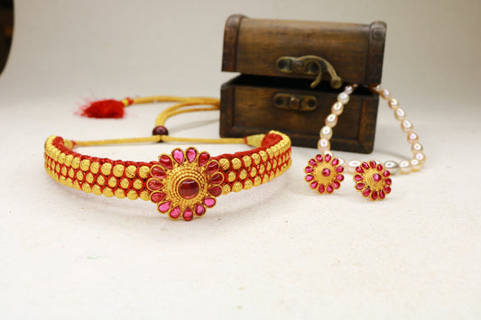 Petal Charm Thushi Necklace