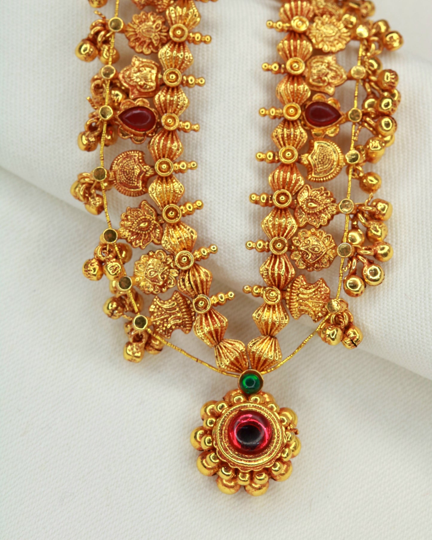 Gold Plated Kolhapuri Saaj – Traditional Kudi Pendant Close-Up – Anti-Tarnish Finish | Jija Jewellery