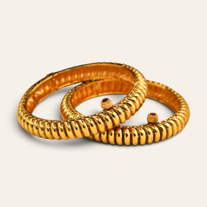 Shindeshahi tode rajwadi bangles for Marathi brides – gold plated wedding bangle pair